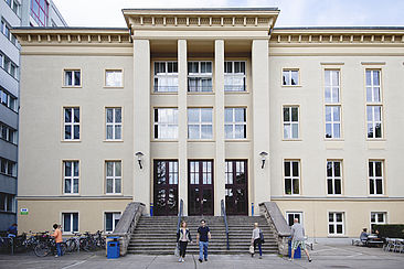 Gebäude D am Campus Treskowallee