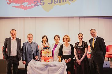 Die Kooperationspartner bei einem Treffen anlässlich des 25-jährigen Bestehens der Fachhochschule des BFI Wien © Lyné Photography/Caroline Pille